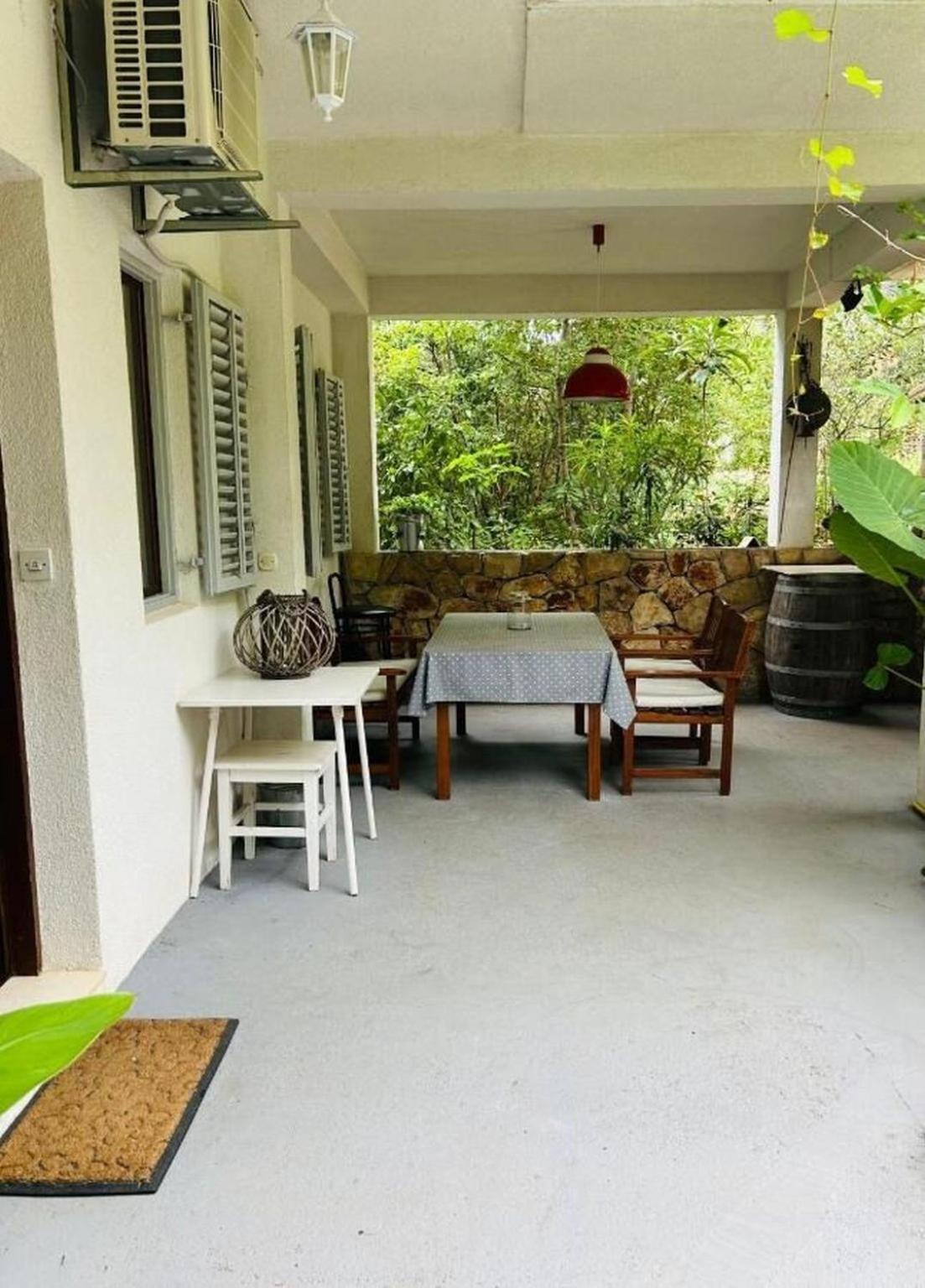 Apartments Matkov - Quite And Peaceful Location Jelsa  Extérieur photo