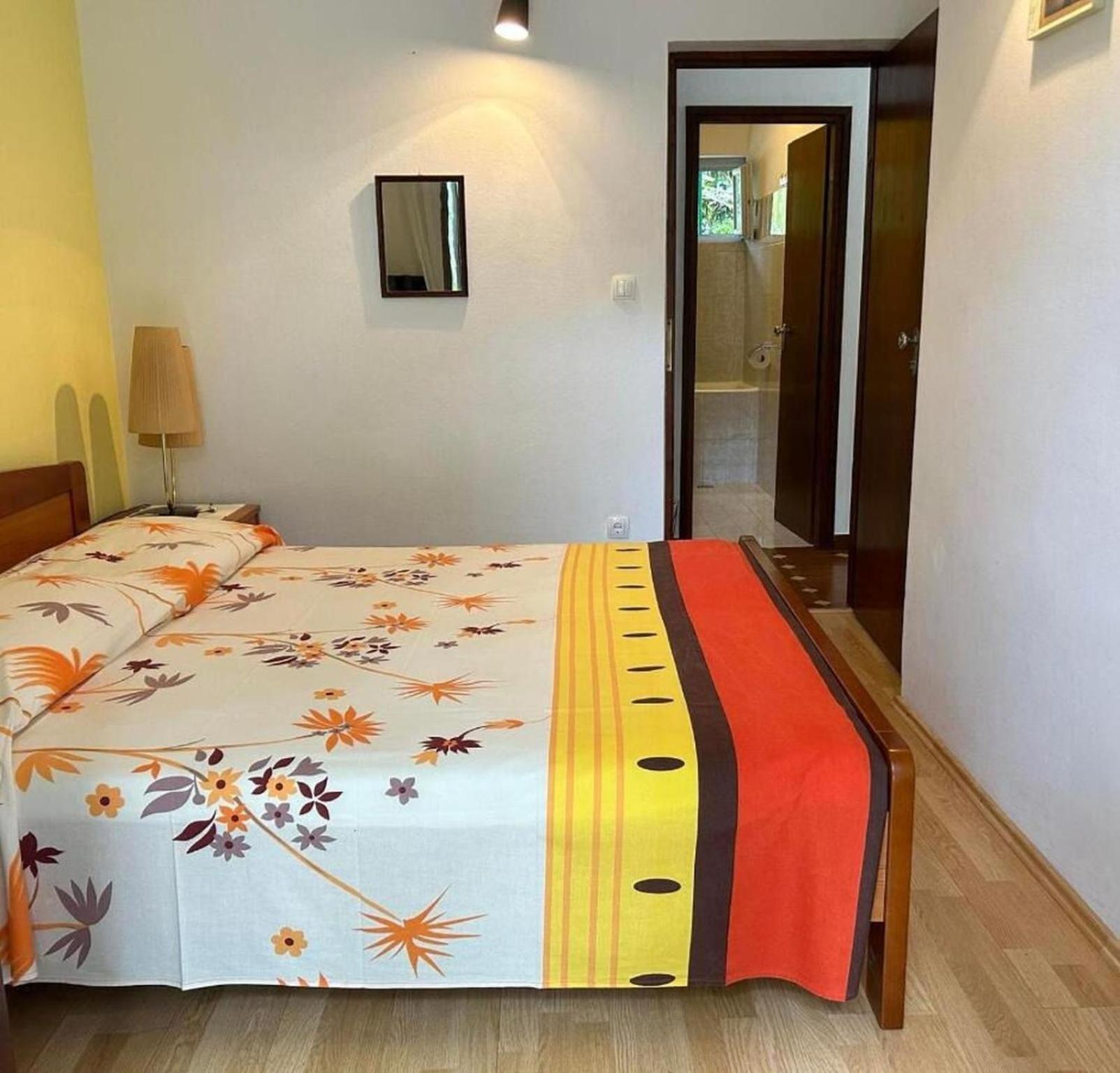 Apartments Matkov - Quite And Peaceful Location Jelsa  Extérieur photo
